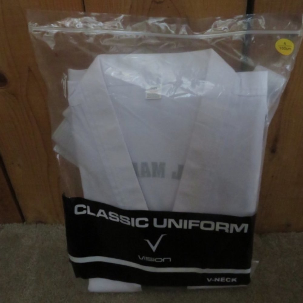 Brand New Vision MEN'S TAEKWONDO Uniform 4/180 CM